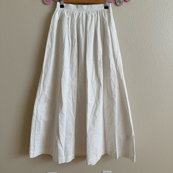 Perfect Stranger Dresses & Skirts - Perfect Stranger Elegant White A-Line Women's Skirt Size 6